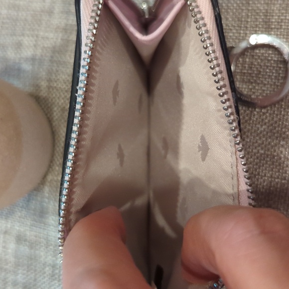 *Kate Spade Cameron Card Wallet with Key Ring - Picture 4 of 6